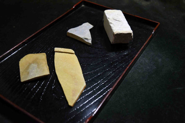Japanese Natural Whetstone Sword’s Jito ( Narutaki ) & Hato ( Uchigumori) 196g