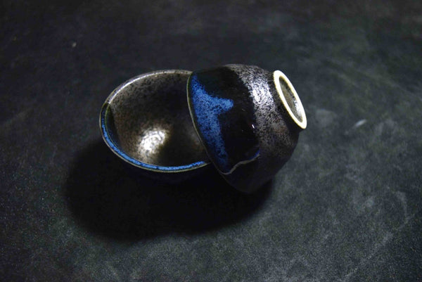 Japanese Mino Ware Sake Cup – Indigo Blue with “Sumi-Fuki” Sprayed Glaze Set 133★