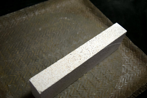 ●Japanese Natural Whetstone Shiro Amakusa 558g - Grit 2000 from Kumamoto F/S 5.16