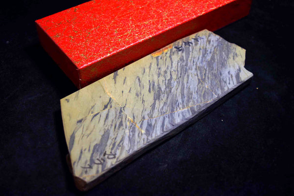 ●Japanese Natural Whetstone Shohonyama Takashima Karasu 416g from Japan 5.10