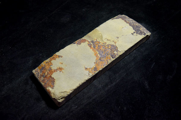 ●Japanese Natural Whetstone Shohonyama Momijiyama Namito 332g Kyoto for razor 5.23