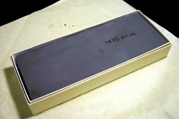 ●Japanese Natural Whetstone Tsushima Black 30'Size+ 1116g Nagasaki Pref. 5.10
