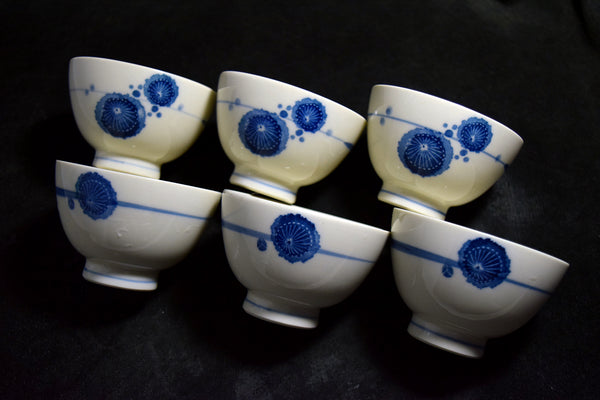 ●Japanese Porcelain Yunomi Tea Bowl Set 6pcs "Toai" Mark Blue Sometsuke Floral Pattern 173 6.14