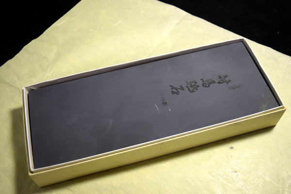 ●Japanese Natural Whetstone Tsushima Black 30'Size+ 1126g Nagasaki Pref. 6.28