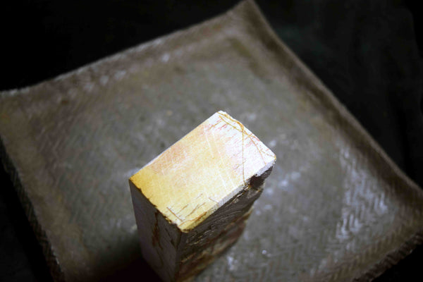 ●Japanese Natural Whetstone *Rare* Small Yaginoshima Renge Suita 621g from Kyoto 6.27