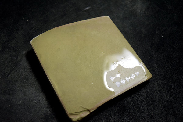 ●Japanese Natural Whetstone Nakayama Kurumaguchi Hon Tomae Iromono 390g from Japan 7.04