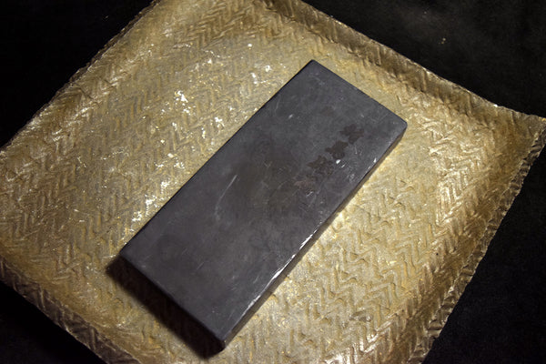 ●Japanese Natural Whetstone *Finer* Tsushima Black 689g Nagasaki Pref. 7.11