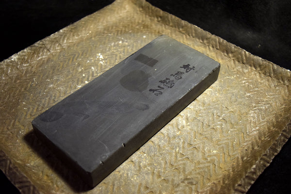 ●Japanese Natural Whetstone *Finer* Tsushima Black 688g Nagasaki Pref. 7.11