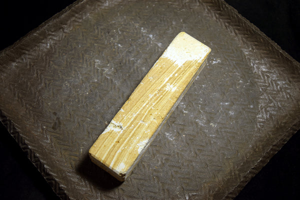 ●Japanese Natural Whetstone Natsuya-to Grit 1000 428g from Iwate Pref. Japan F/S 7.11