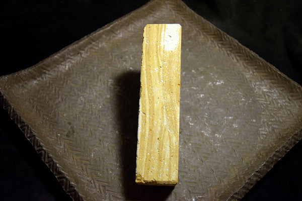 ●Japanese Natural Whetstone Natsuya-to Grit 1000 409g from Iwate Pref. Japan F/S 7.11