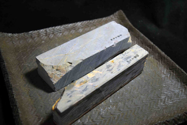 ●Japanese Natural Whetstone Small San Shape Mizukihara Renge Suita & Aiiwatani Karasu Set 1022g 8.01