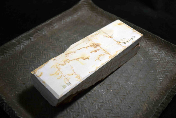 ●Japanese Natural Whetstone Hideriyama Shiro (White) Suita 871g from Kyoto 7.24