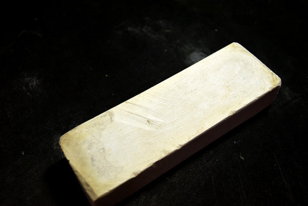●Japanese Natural Whetstone *Rare* Tozawa - to  452g from Gunma Pref. Japan F/S 8.01