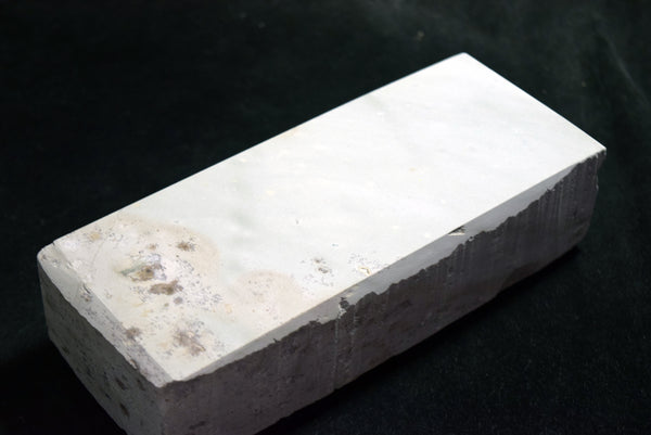 ●Japanese Natural Whetstone Igarashi - to Grit 2000+ 1974g from Niigata Pref. 8.09
