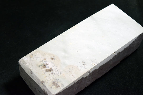 ●Japanese Natural Whetstone Igarashi - to Grit 2000+ 1974g from Niigata Pref. 8.09
