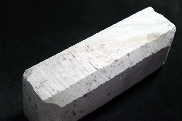 ●Japanese Natural Whetstone Igarashi - to Grit 2000+ 1974g from Niigata Pref. 8.09