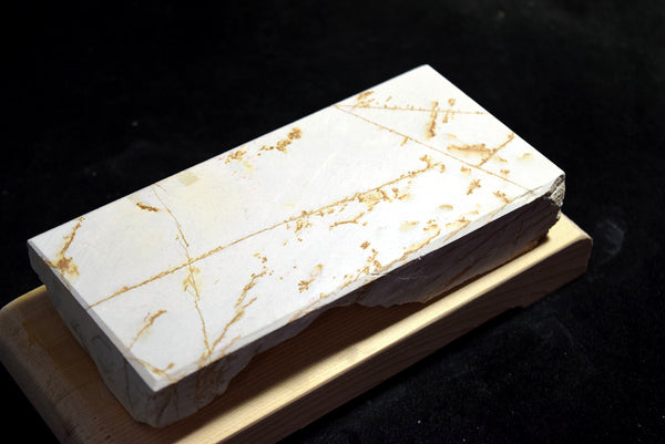 ●Japanese Natural Whetstone Ohira Shiro Suita w/ wooden base 832g from Kyoto 8.15