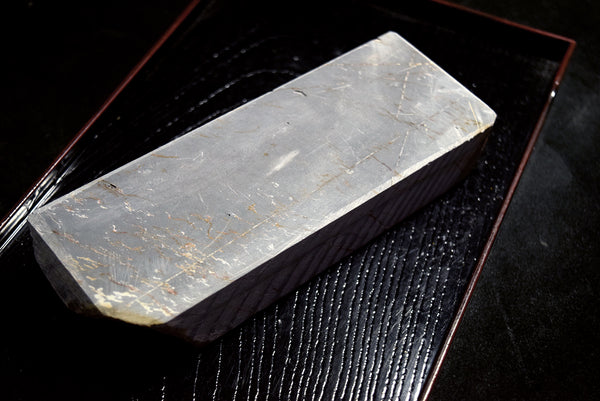 ●Japanese Natural Whetstone Ohira *Uchigumori* Haze 677g  Kyoto 8.29