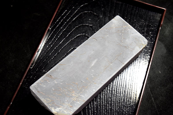 ●Japanese Natural Whetstone Ohira *Uchigumori* Haze 677g  Kyoto 8.29