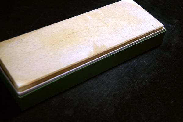 Japanese Natural Whetstone Iyo -to *Kokuzo* 1054g - Grit 4000+ from Ehime