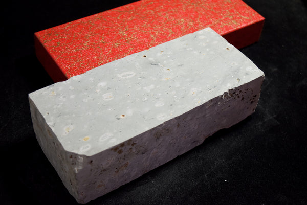 ●Japanese Natural Whetstone Igarashi - to Grit 2000+ 1600g from Niigata Pref. 8.29