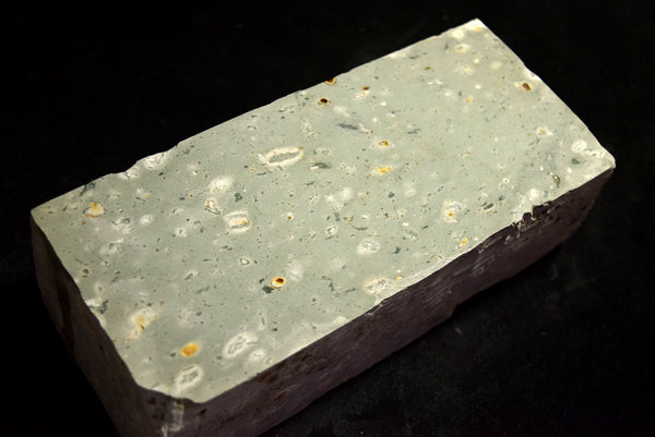 ●Japanese Natural Whetstone Igarashi - to Grit 2000+ 1600g from Niigata Pref. 8.29