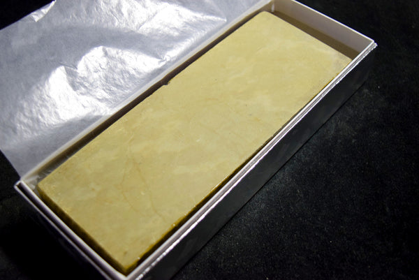 ●Japanese Natural Whetstone *Rare* Takao Shiki Tomae Asagi 965g Kyoto  9.19