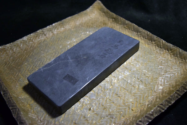 ●Japanese Natural Whetstone *Finer* Tsushima Black 646g Nagasaki Pref. 10.04