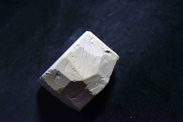 ●Japanese Natural Whetstone Original Vintage Mejiro Nagura 231g (1960s–70s), w/ original box” 3.23