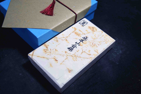 ●Japanese Natural Whetstone Hideriyama Shiro (White) Suita 516g from Kyoto *F/S 4.05