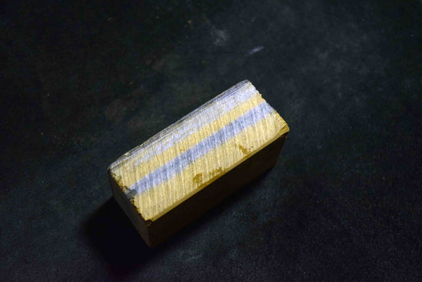 ● Japanese Natural Whetstone Iwasaki Vintage Nakayama Kiita Nagura 172g Lv.4.5+ 3.28(A)
