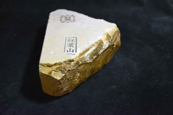 Japanese Natural Whetstone Shohonyama Momijiyama Tomae 951g Kyoto razor
